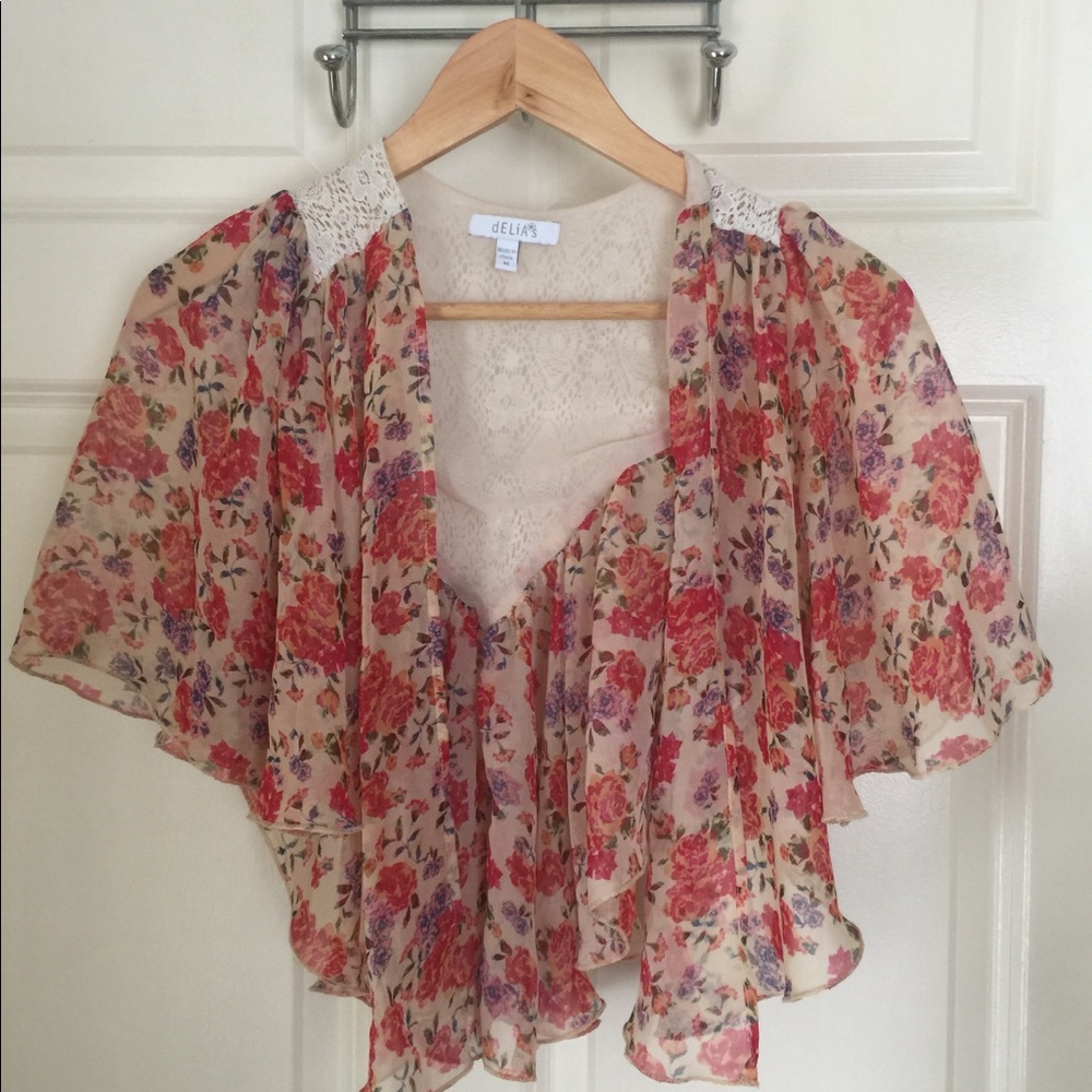 Pretty little shoulder shrug